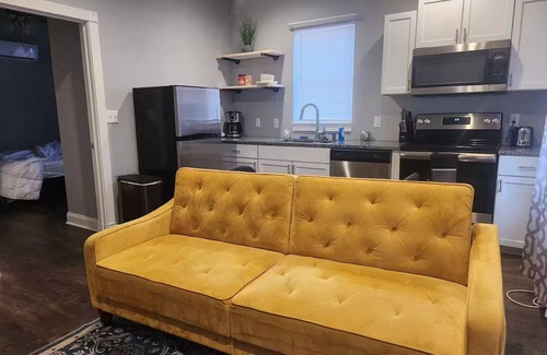 Midtown Apartment | C-street Hideway