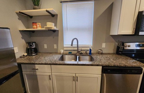 Midtown Apartment | C-street Hideway