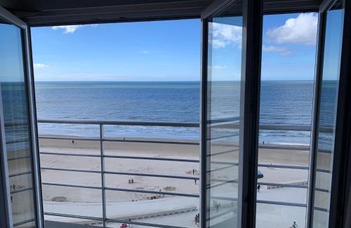 Middelkerke Apartment | C-view Holiday