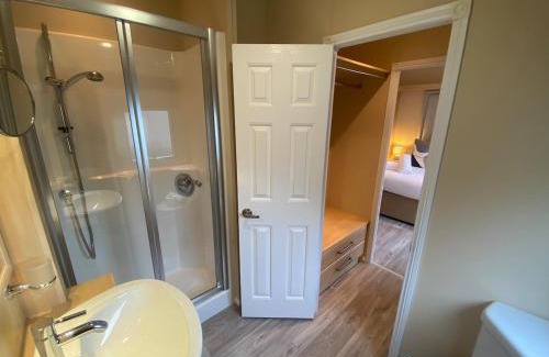 Bethesda Apartment | C02 - The Monaco with Hot tub