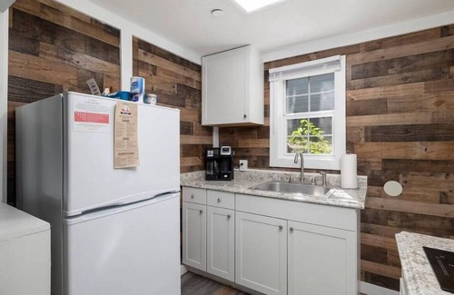 Downtown Branson Apartment | C2 Wally's by the Landing & Convention Center