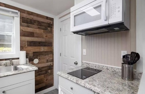 Downtown Branson Apartment | C2 Wally's by the Landing & Convention Center