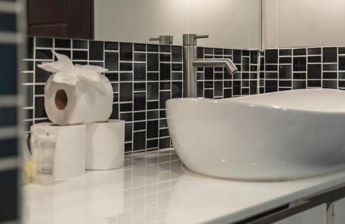 Kathu Apartment | C224 Peaceful 1BR Condo Pool & Mountain View