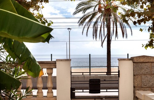 Masnou House | CA L'ORTÍ - BIG HOUSE FOR 14, TWO STEPS FROM THE BEACH AND 15 MIN FROM BARCELONA