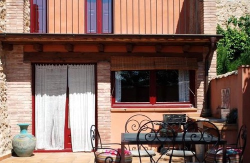 Orriols Cottage | Ca La Maria y Casa Vermella . Costa Brava beaches 20 minutes.