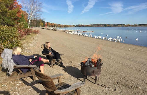 Lac-Saint-Jean-Est Regional County Municipality Ski Chalet | Le Chalet du Havre, 5 bedrooms, waterfront, covered terrace, pedal boat included!