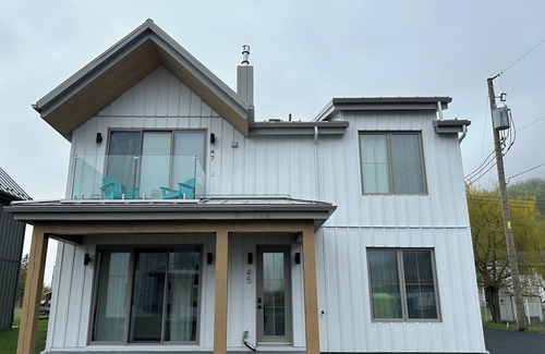 Petite-Riviere-Saint-Francois Apartment | Condo charlevoix