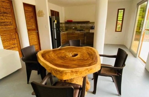 Tolu Cabin | Cabaña Cerca al Mar con Pisicina y AC en Tolú