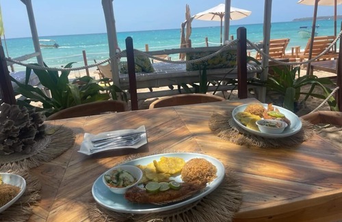 Villa Barraza Bed & Breakfast | CABAÑA MíO MíO BEACH CLUB