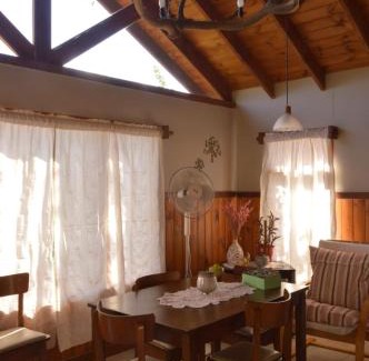 Dina Huapi House | Cabaña Piedra Hermosa
