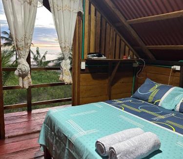 Uramba National Park House | Cabaña Privada Amanacer del Leon