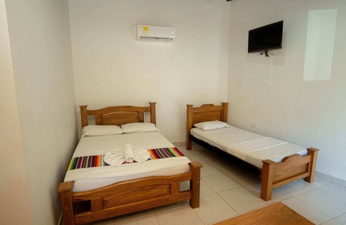 Covenas Hotel | Cabaña Triple En Coveñas Cerca A La Playa