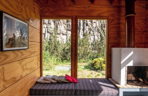 Suesca Cabin | Cabaña El Turpial. Cozy wooden cabin for 2 or 3 people. Located in Suesca.