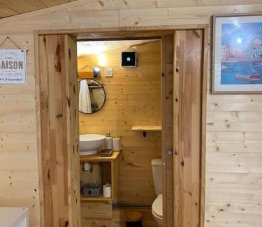 Saint-Vincent-de-Paul Ski Chalet | cabane