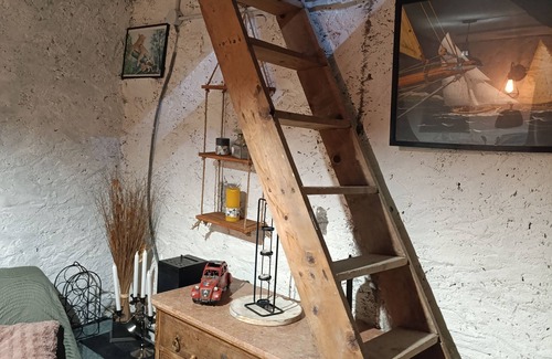 Saint-Andre-les-Alpes Cabin | Cabane le fournil, back to basics with this pretty cabin near the lake.