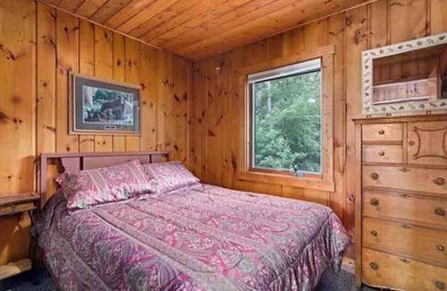 Pine River Apartment | Cabin 2 at Heaths Resort