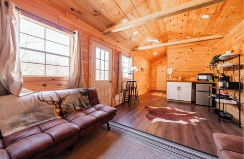 Joelton Cabin | Cabin 2 @ Jones Farm Venue and Cabins