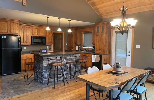 Wasagaming Cabin | Cabin 200 - Riding Mountain Luxury Cabins