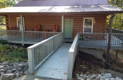 Lookout Mountain House | Cabin 3 is a Quiet log Cabin on Lookout Mountain 2 bedroom 2 bath