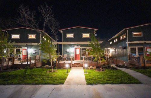 Bridgeport Cabin | Cabin 3 - New! Lux Cabin, Hot Tub, FirePit, Games