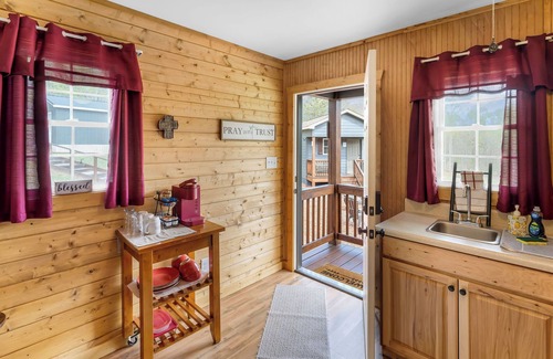 Moravian Falls Cabin | Cabin 3, the delightful Joy cabin in the heart of Moravian Falls, NC