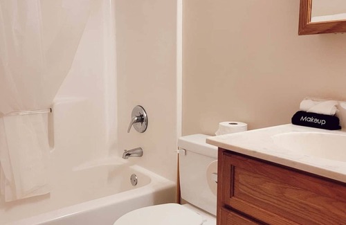 Nevis Resort | Cabin 8 | Northwoods