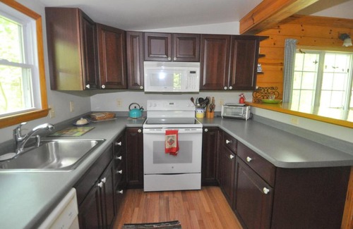 Berkeley Springs Ski Chalet | Cabin at Sleepy Creek - Creek Access, Wifi, Pet Friendly, Fire Pit, Charcoal Grill, Screen Porch, Wood Stove, Deck, Family Friendly