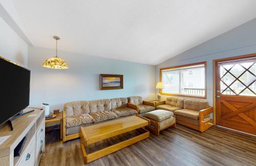 Manzanita House | Cabin at the Beach MCA 1263