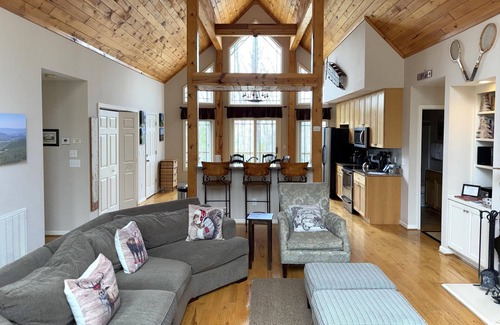 Nellysford House | Cabin Blue Ridge with Wintergreen Advantage
