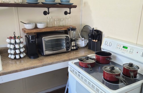 Marianna Cabin | Cabin close to Springs! Pool, WI-FI, And Grill