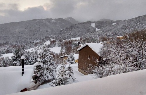 Saint-Pierre-dels-Forcats Apartment | Cabin studio rental at the foot of the slopes view Cambre d'Aze