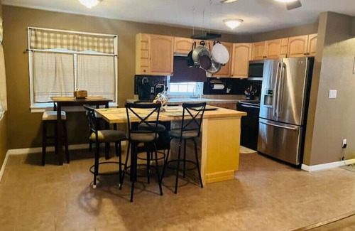 Altoona House | Cabin Getaway near Alexander Springs & Astorn