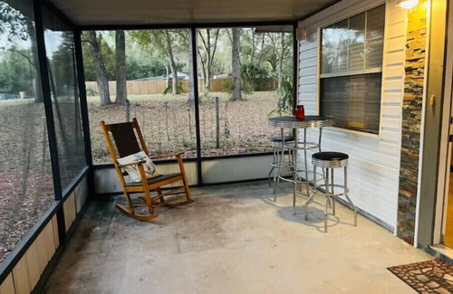 Altoona House | Cabin Getaway near Alexander Springs & Astorn