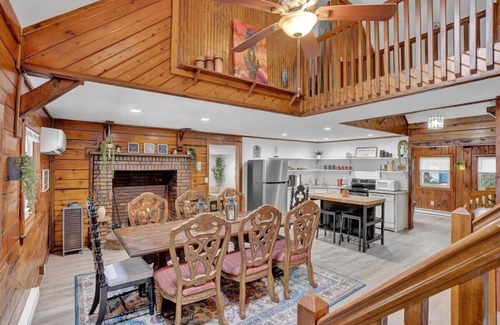 Long Pond Cabin | Cabin in Long Pond! Gameroom, Pool Table!