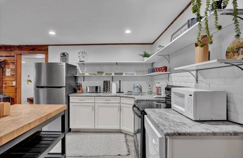 Long Pond Cabin | Cabin in Long Pond! Gameroom, Pool Table!