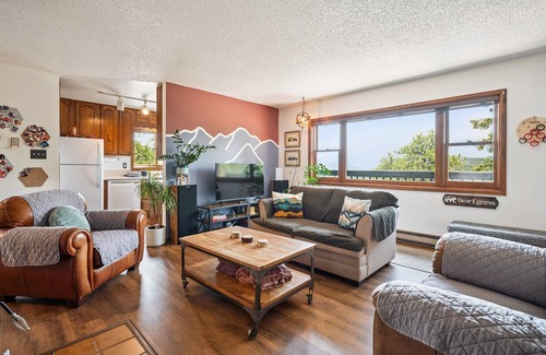 Bailey Cabin | Cabin in the Bear's Den