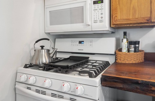 Burdett Cabin | Cabin In the Finger Lakes near the Seneca Lake Wine Trail and Watkins Glen
