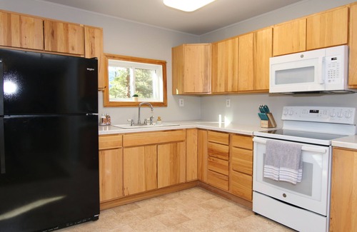 Cascade County House | Cabin in the heart of the The Little Belts