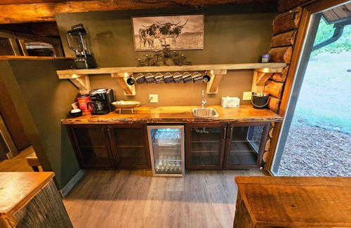 Billings Cabin | cabin in the woods with Hottub