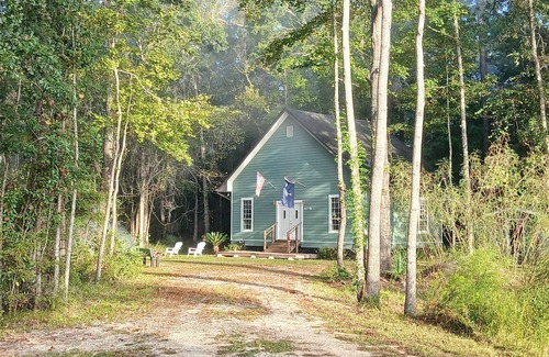 Pineland House | Cabin in the woods at Stokes Bluff