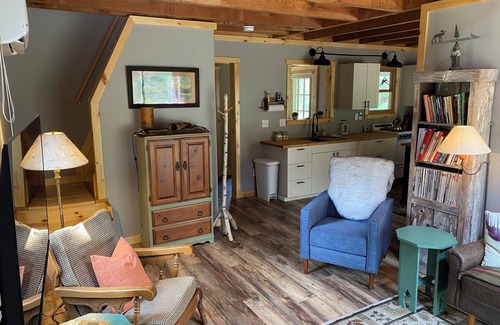 Coloma Cabin | Cabin in the woods with wrap around porch