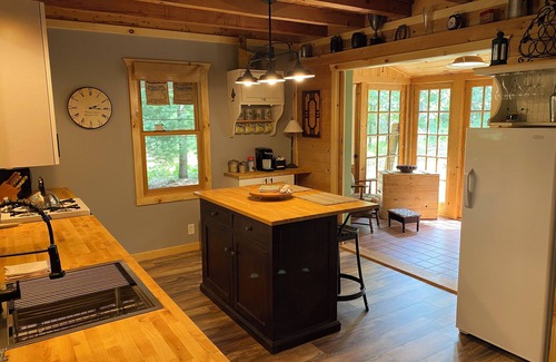 Coloma Cabin | Cabin in the woods with wrap around porch