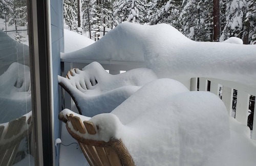 Round Hill Village Cabin | Cabin in Zephyr Cove; close to lake and slopes, hot tub and kayaks
