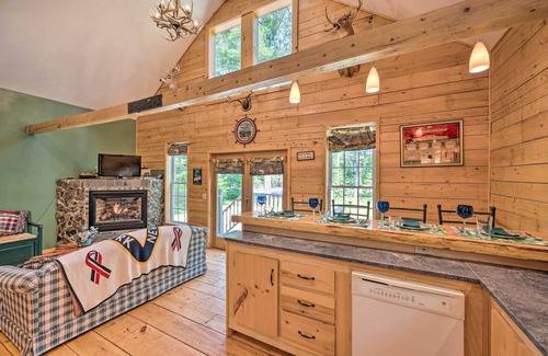 Franklin County House | Cabin-Inspired Home < 12 Mi to Sugarloaf Mtn!