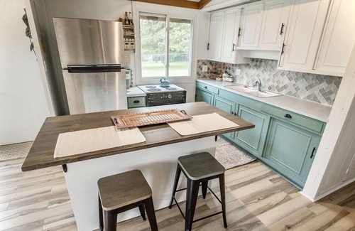 Fostoria Cabin | Cabin near Tuttle Creek Lake!