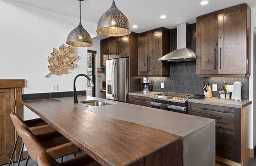 Estes Park Cabin | Cabin on Lake Estes! Private Jacuzzi Two Patios Indoor and Outdoor Fireplace