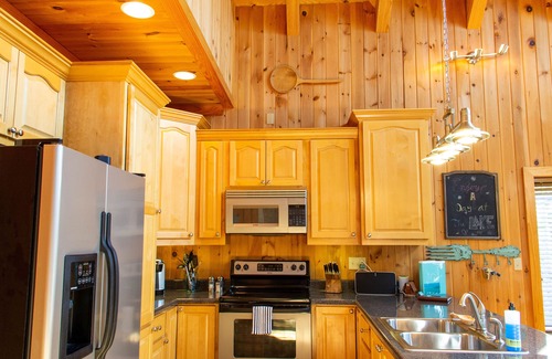 Six Mile Cabin | Cabin on Lake Keowee just minutes from Clemson, lake front property with firepit
