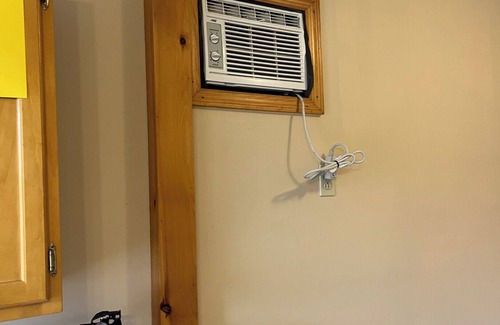 Fair Haven Cabin | Cabin on main. Walking distance to all attractions