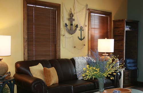 Aberdeen House | Cabin on Richmond Lake / 3 bedroom / 2 bath / wrap around deck