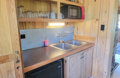 Mazama Cabin | Cabin on the Creek - stream side Mazama retreat